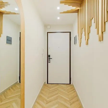 Tsinari Comfort & Luxury Suite, Private Parking * Салоники